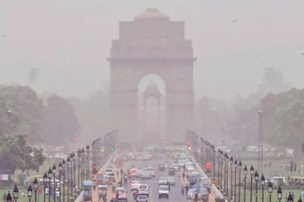 दिल्ली-NCR पर प्रदूषण की मार, लागू हुईं पाबंदियां; जानें क्या-क्या रहेगा बैन