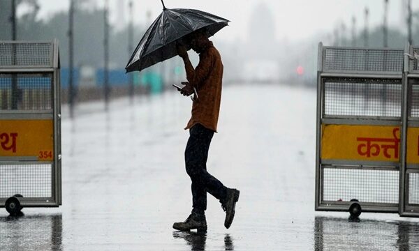 मौसम का बदलेगा मिजाज! कहीं भारी बारिश तो कहीं आंधी-तूफान, IMD ने जारी किया अलर्ट