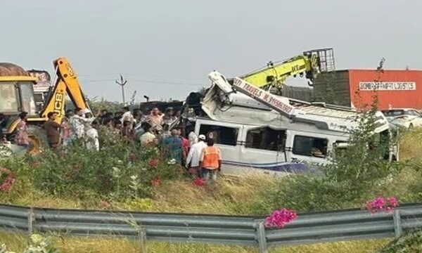 खाटूश्यामजी जा रहे यात्रियों की बस हादसे का शिकार, 8 की मौत; सीटों के बीच फंसे शव