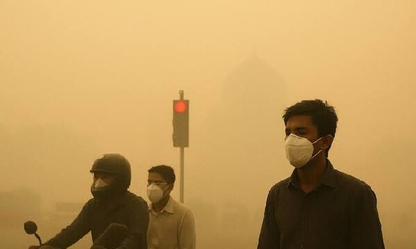 Delhi Pollution: सर्दियां आने से पहले ही जहरीली होने लगी हवा, होश उड़ा देंगे आंकड़ें