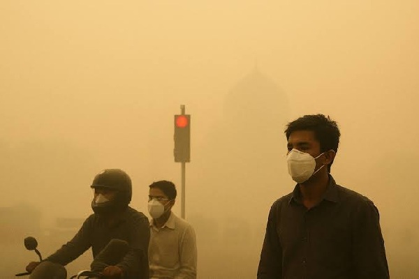 Delhi Pollution: सर्दियां आने से पहले ही जहरीली होने लगी हवा, होश उड़ा देंगे आंकड़ें