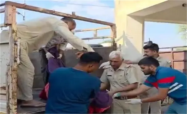 भीषण सड़क हादसा: एक ही परिवार के 5 सदस्यों समेत 6 की मौ+त
